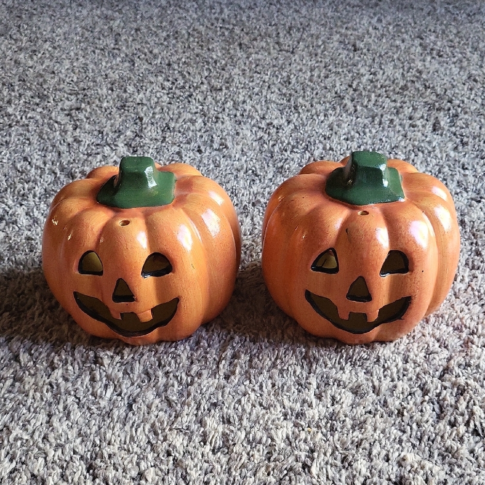 SALE--Pumpkin Jack-O'-Lantern Home Accents